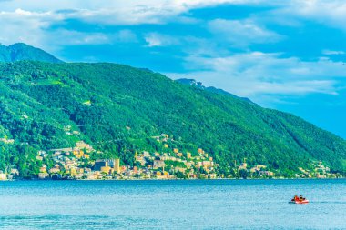 Campione d'Italia köyü yakınındaki Lugan İtalyan toprağıdır '