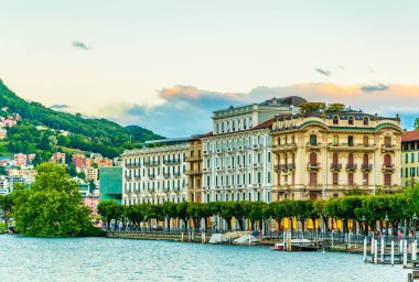 Eski Şehir Switzerlan Lugano göle bakan Lugano gün batımı görünümü