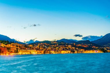 Eski Şehir Switzerlan Lugano göle bakan Lugano gün batımı görünümü