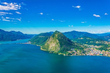 Havadan görünümü Lugano ve Lugano Gölü'nden Monte Bre Switzerlan içinde