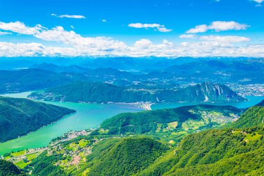 Lugano Gölü'nden Monte Generoso, Switzerlan, havadan görünümü