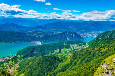 Lugano Gölü'nden Monte Generoso, Switzerlan, havadan görünümü