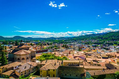 Saint Cosma Kilisesi ve Switzerlan Mendrisio, Damiano havadan görünümü