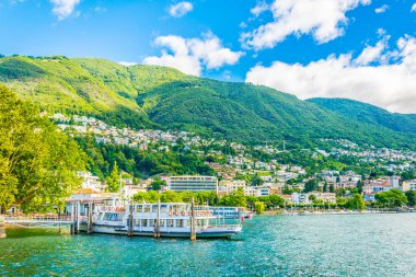 Yolcu feribotu Locarno, Switzerlan limana iskelede için gelen