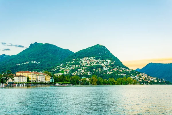 Eski Şehir Switzerlan Lugano Göle Bakan Lugano Gün Batımı Görünümü — Stok fotoğraf