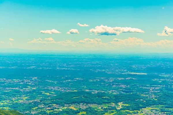 Switzerlan でモンテ ジェネローゾからミラノの空撮 — ストック写真