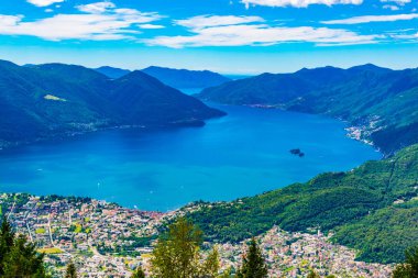 Locarno ve Lago Maggiore için yapılan Switzerlan havadan görünümü
