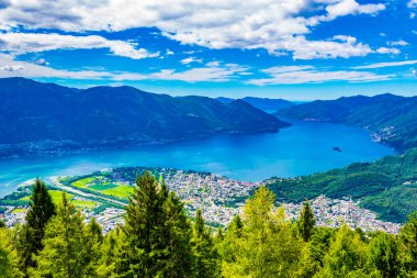 Locarno ve Lago Maggiore için yapılan Switzerlan havadan görünümü