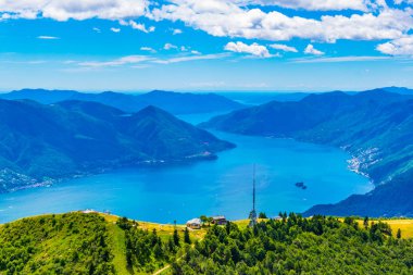 Locarno ve Lago Maggiore için yapılan Switzerlan havadan görünümü