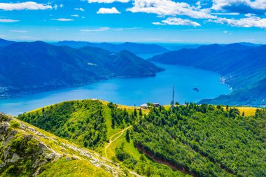 Locarno ve Lago Maggiore için yapılan Switzerlan havadan görünümü