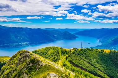 Locarno ve Lago Maggiore için yapılan Switzerlan havadan görünümü