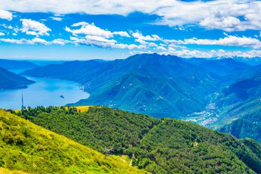 Locarno ve Lago Maggiore için yapılan Switzerlan havadan görünümü