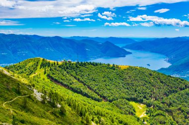 Locarno ve Lago Maggiore için yapılan Switzerlan havadan görünümü