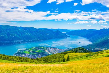 Locarno ve Lago Maggiore için yapılan Switzerlan havadan görünümü