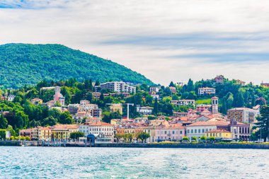 Lungolago Luino, Ital Lakeside görünümü