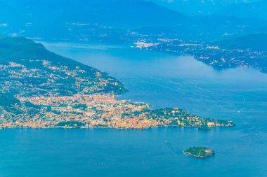 Bir Verbania, Ital havadan görünümü