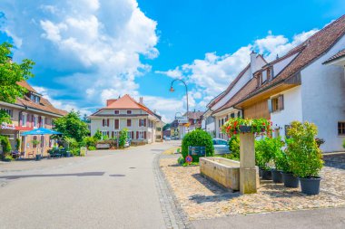 Kaiseraugst, İsviçre, 14 Temmuz 2017: Main square Switzerlan Kaiseraugst şehrin
