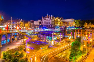 Lozan, İsviçre, 18 Temmuz 2017: Gece görünümü Flon Meydanı Lozan, Switzerlan