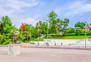 Lozan, İsviçre, 19 Temmuz 2017: Çeşme Lozan'da, Switzerlan Uluslararası Olimpiyat Müzesi önünde