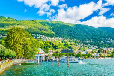 Locarno, İsviçre, 26 Temmuz 2017: Yolcu Feribot İskelesi'port Locarno, Switzerlan adlı için gelen
