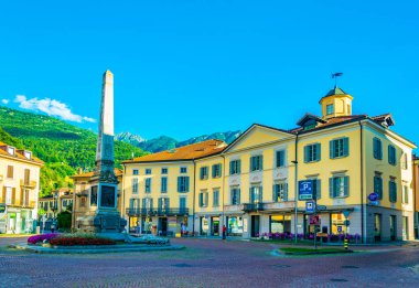 Bellinzona, İsviçre, 26 Temmuz 2017: Bağımsızlık Meydanı İsviçre şehir Bellinzon ortasına