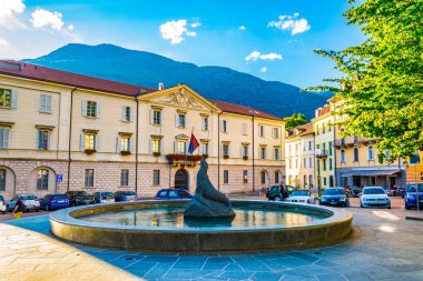 Bellinzona, İsviçre, 26 Temmuz 2017: Palazzo Civico İsviçre şehir Bellinzon ortasına