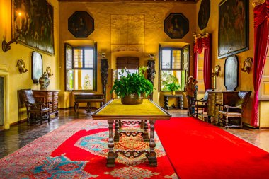 Isola Madre, İtalya, 27 Temmuz 2017: Isola Madre, Ital Borromeo sarayının içinin