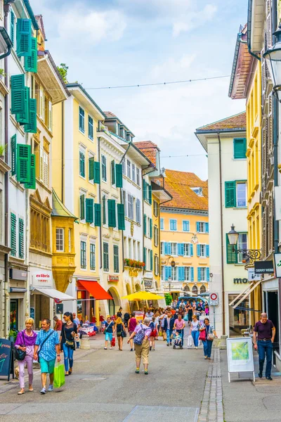Solothurn Zwitserland Juli 2017 Mensen Zijn Slenteren Door Een Smal — Stockfoto