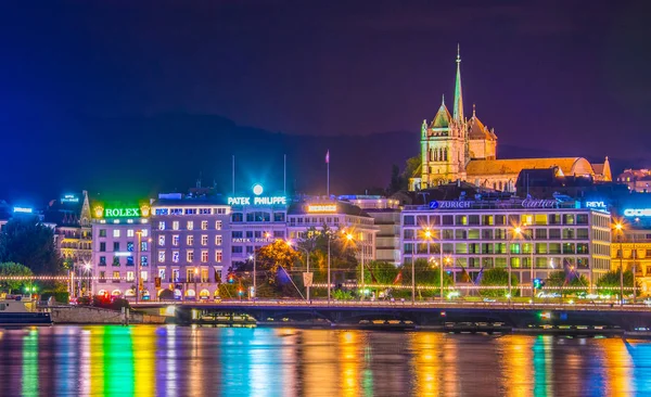 Geneva Suíça Julho 2017 Vista Noturna Paisagem Urbana Genebra Dominada — Fotografia de Stock