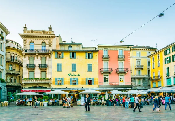 Lugano Zwitserland Juli 2017 Mensen Zijn Slenteren Door Centrale Plein — Stockfoto