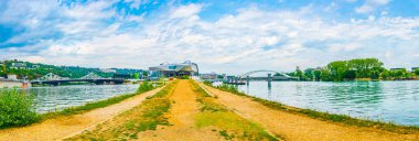 Lyon, Fransa, 22 Temmuz 2017: Musée des akışlar bir bilimdir ve Antropoloji Müzesi Saone ve Rhone izdiham üzerinde yer alan Lyon, Frangı nehirler