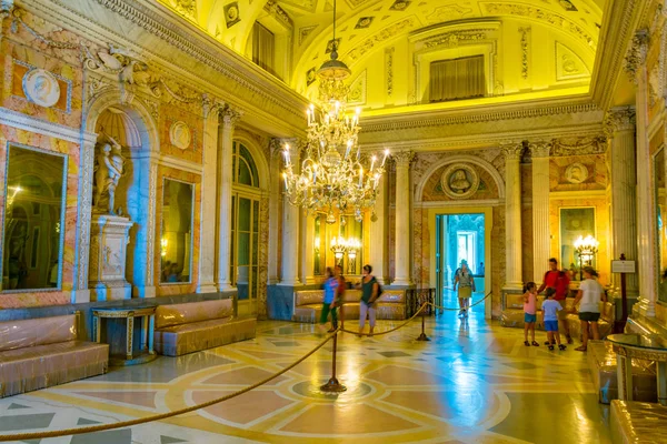 Isola Bella Italia Julio 2017 Interior Del Palacio Borromeo Isola —  Fotos de Stock