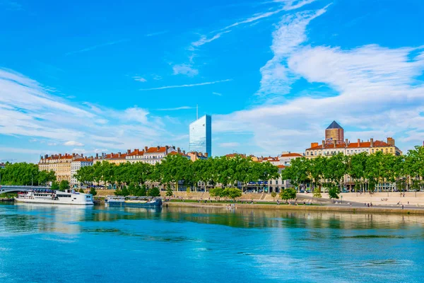 法国里昂 2017年7月23日 罗纳河的河滨 部分迪厄的背景是在里昂 弗兰克 — 图库照片