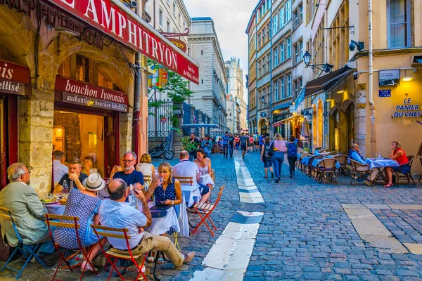 Lyon Francja Lipca 2017 Przechadzają Się Ludzie Przez Starego Miasta — Zdjęcie stockowe