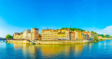 Lyon Saone Riverside nehirde bir güneşli yaz günü, Frangı sırasında