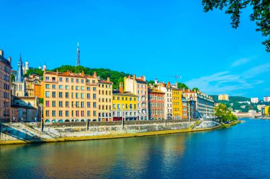 Lyon Saone Riverside nehirde bir güneşli yaz günü, Frangı sırasında