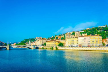 Lyon Saone Riverside nehirde bir güneşli yaz günü, Frangı sırasında