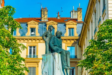 Antoine de Saint-Exupery Lyon, Frangı heykeli