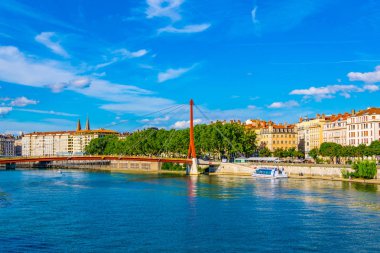 Lyon Saone Riverside nehirde bir güneşli yaz günü, Frangı sırasında