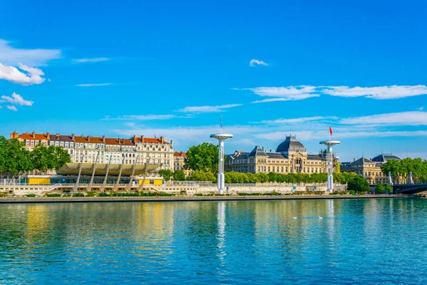 Bandeiras Gigantes Sobre Uma Piscina Pública Ribeira Rio Rhone Lyon — Fotografia de Stock