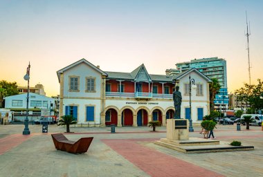 Larnaka, Cypru Belediye Sanat galerisinde görünümünü