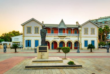 Larnaka, Cypru Belediye Sanat galerisinde görünümünü
