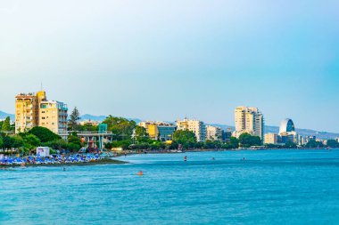 Cityscape Limasol gün batımı görünümü üzerinde Cypru