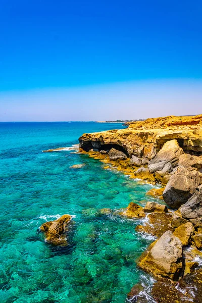 Cavernas Marinhas Cap Greco Sudeste Cipru — Fotografia de Stock