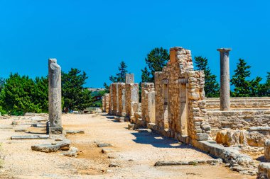 Bileşik Cypru üzerinde Apollo Hylates Tapınağı, Kalesi'nde