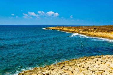 Baf, Cypru arkeolojik parkı çevreleyen sahil yolu
