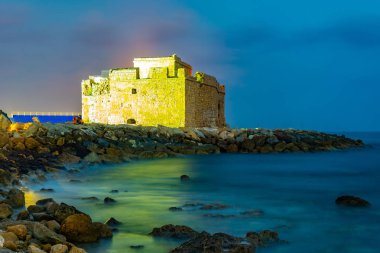 Cypru Paphos kale gün batımı görünümü