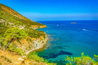 Düzensiz sahil Akamas yarımada üzerinde Cypru