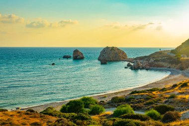 Günbatımı Petra tou Romiou üzerinde ne yazık ki Aphordite'nın rock görüntülemek Cypru üzerinde