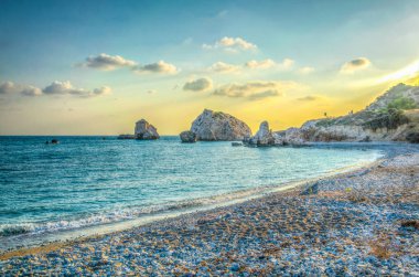 Günbatımı Petra tou Romiou üzerinde ne yazık ki Aphordite'nın rock görüntülemek Cypru üzerinde